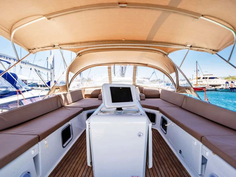 Hire Sailboat with or without skipper Jeanneau Néa Péramos