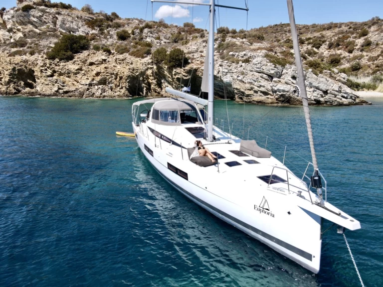 Charter a Jeanneau Jeanneau 60 in Néa Péramos on Samboat
