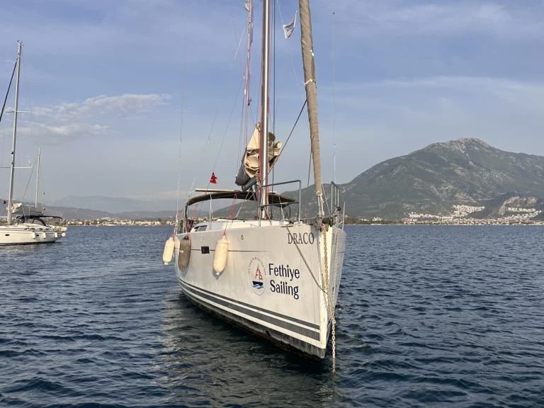 Sailboat hire in Fethiye - Hanse Hanse 445