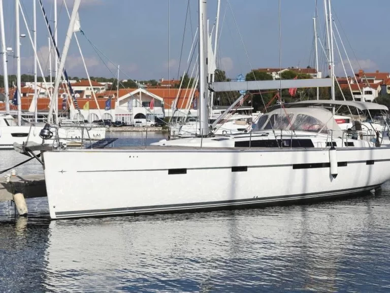 Yacht hire Primošten cheap Cruiser 56