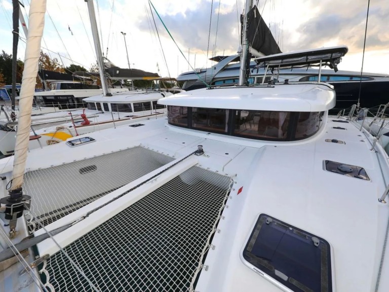 Hire Catamaran with or without skipper Lagoon Primošten