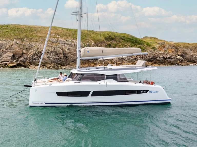 Hire a Fountaine Pajot Fountaine Pajot FP 41 Quatuor 4 Golfe-Juan