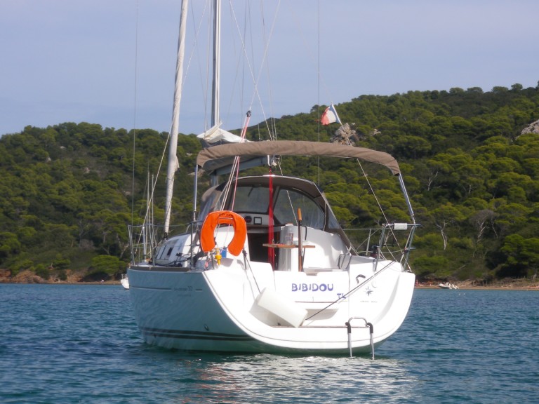 Yacht hire Toulon cheap Sun Odyssey 30i