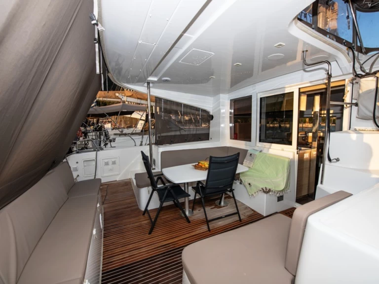 Catamaran to hire Neo Klima at the best price