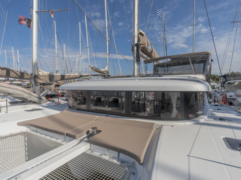 Hire a Lagoon Lagoon 42 Piso Livadi