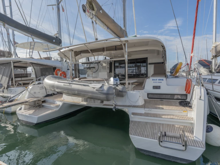 Yacht hire Piso Livadi cheap Lagoon 42