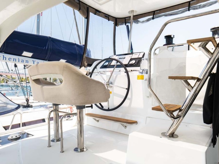 Hire a Lagoon Lagoon 42 Néa Péramos