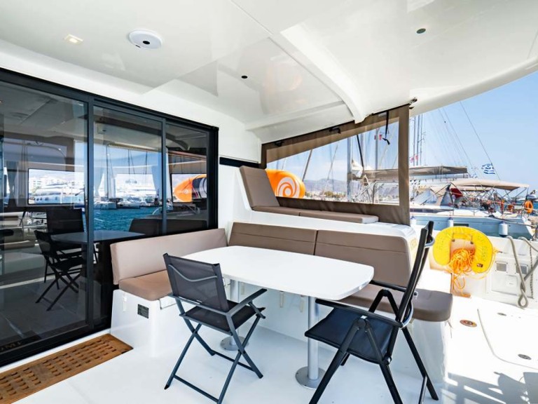 Yacht hire Néa Péramos cheap Lagoon 42