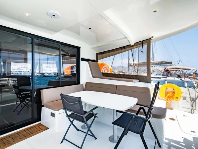 Yacht hire Néa Péramos cheap Lagoon 42