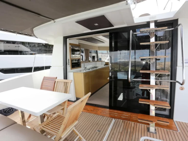 Yacht hire Primošten cheap Fountaine Pajot MY 37