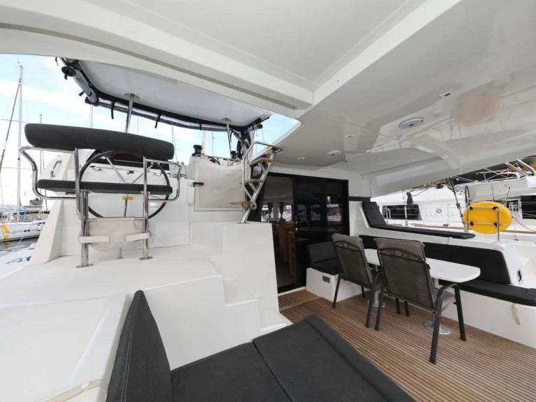 Catamaran hire in Primošten - Lagoon Lagoon 42