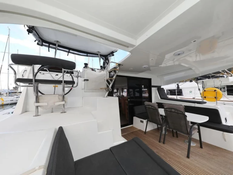 Catamaran hire in Primošten - Lagoon Lagoon 42