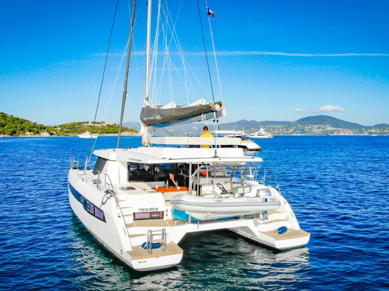 Catamaran to hire Toulon at the best price