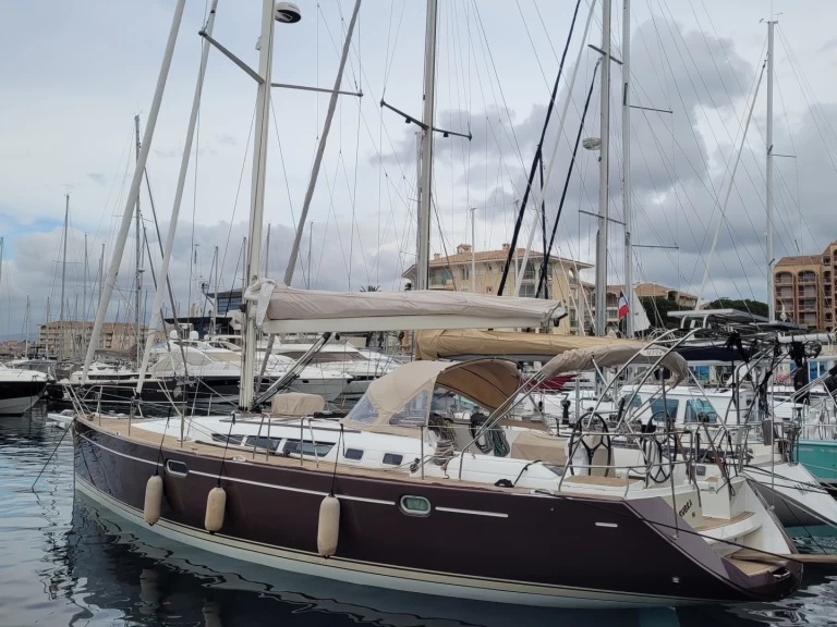Sailboat hire in Toulon - Jeanneau Sun Odyssey 49