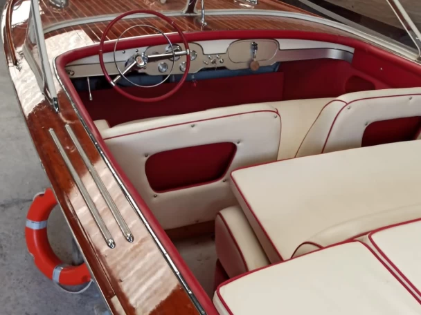 Motorboat to hire Berlin at the best price