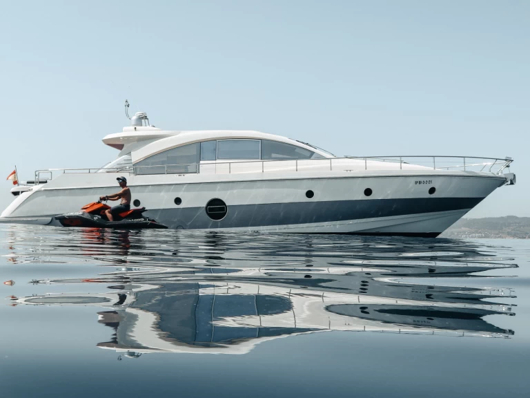 Hire a Aicon Aicon 72 SL Palma de Mallorca