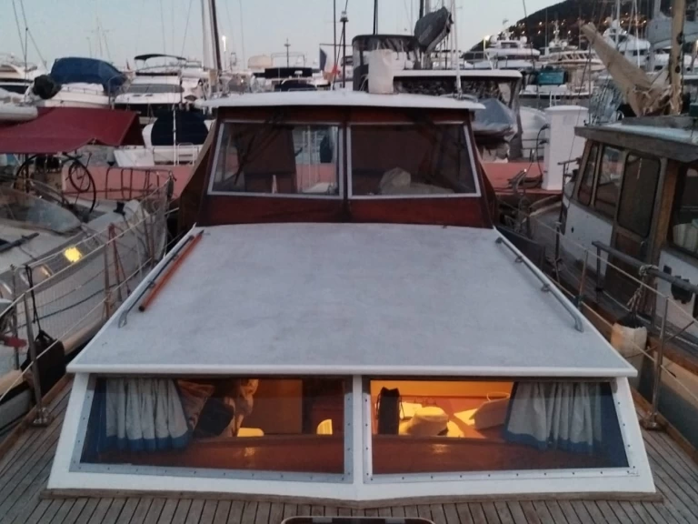 Arcoa Arcoa 1060 charter bareboat or skippered in  Cannes