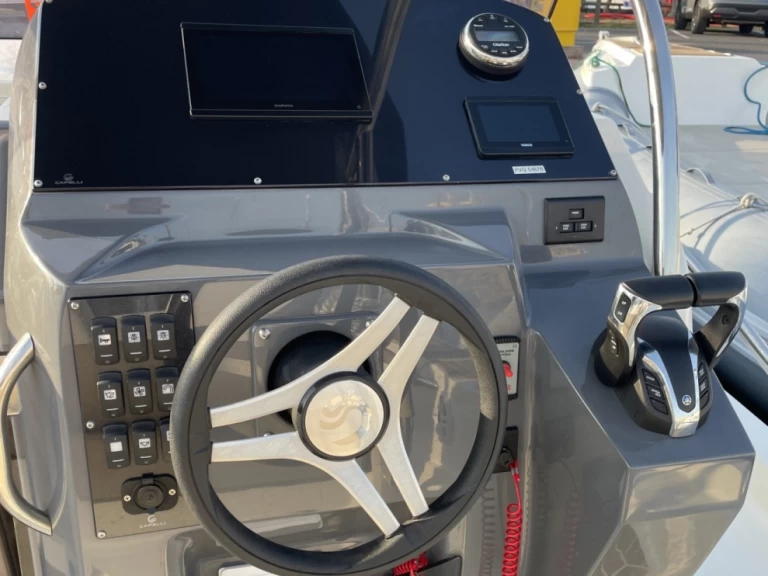 Hire RIB Capelli with a boat licence