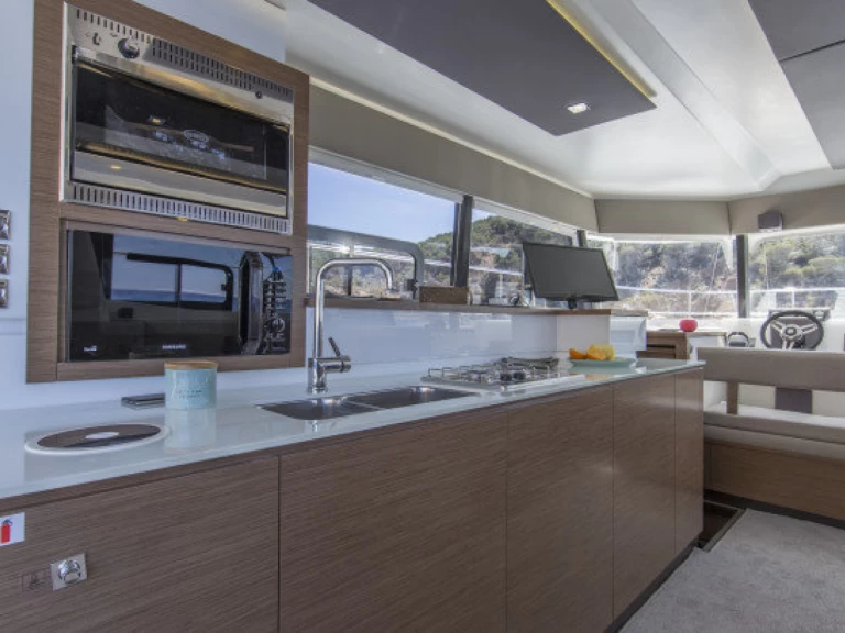 Motorboat hire in Primošten - Fountaine Pajot Fountaine Pajot MY 37