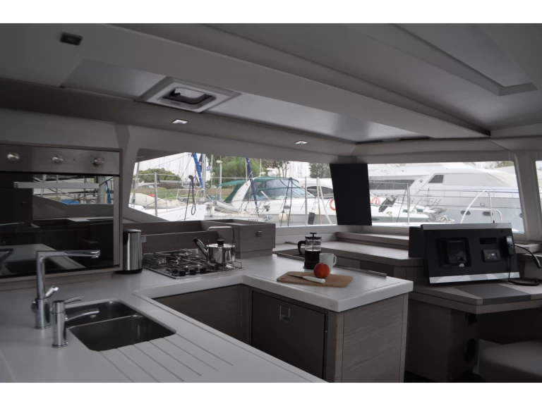 Hire Catamaran with or without skipper Fountaine Pajot Alimos