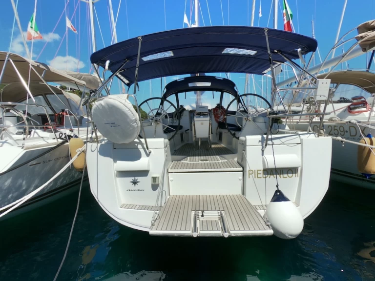 Yacht hire Olbia cheap Sun Odyssey 409