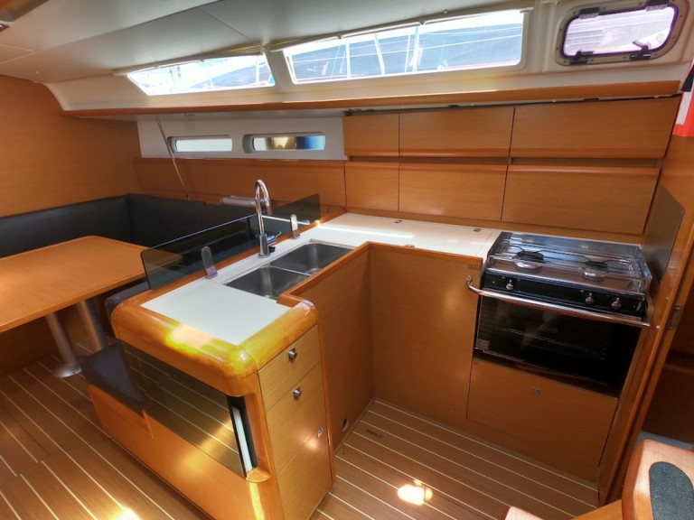 Charter a Jeanneau Sun Odyssey 409 in Olbia on Samboat