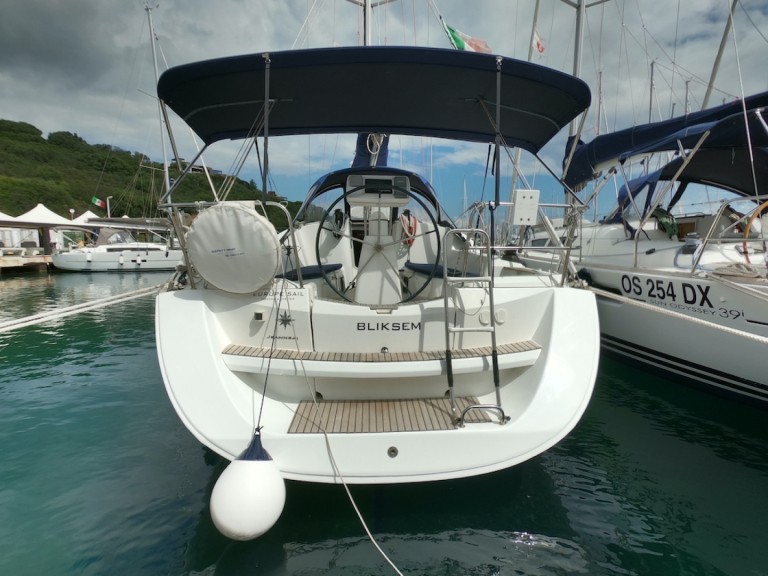 Hire Sailboat with or without skipper Jeanneau Olbia