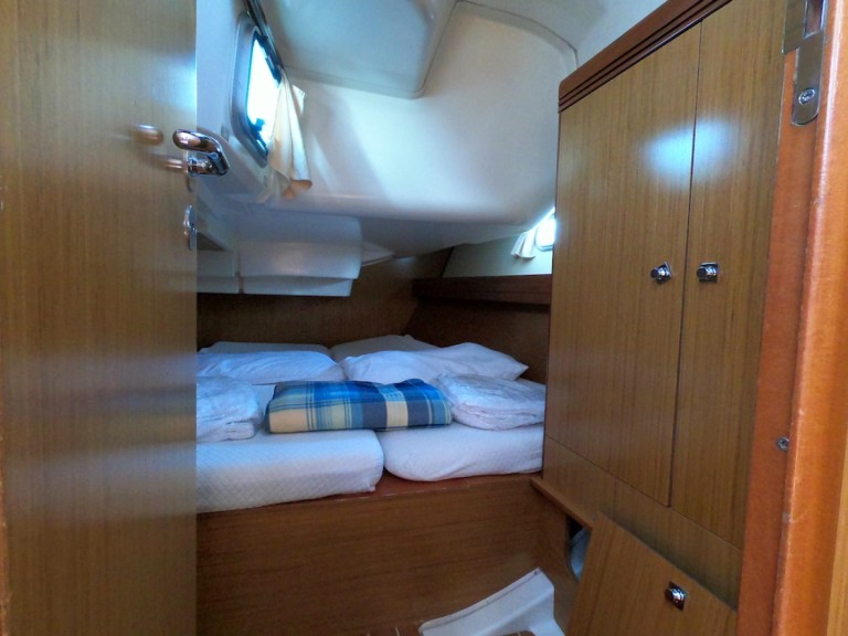 Sailboat to hire Olbia at the best price