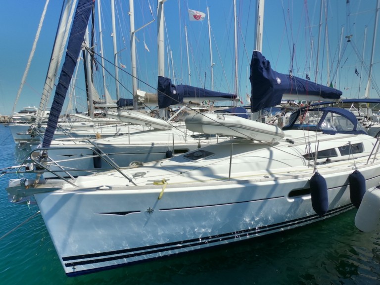 Yacht hire Olbia cheap Sun Odyssey 39i