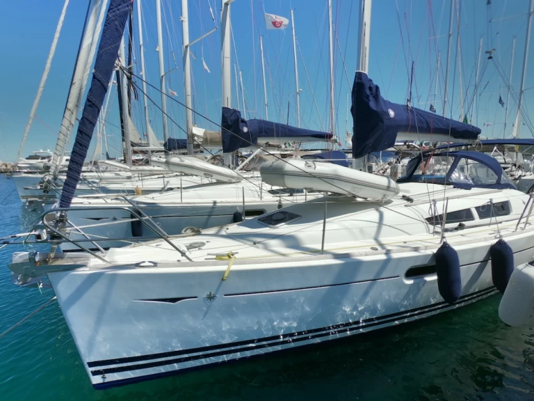 Yacht hire Olbia cheap Sun Odyssey 39i