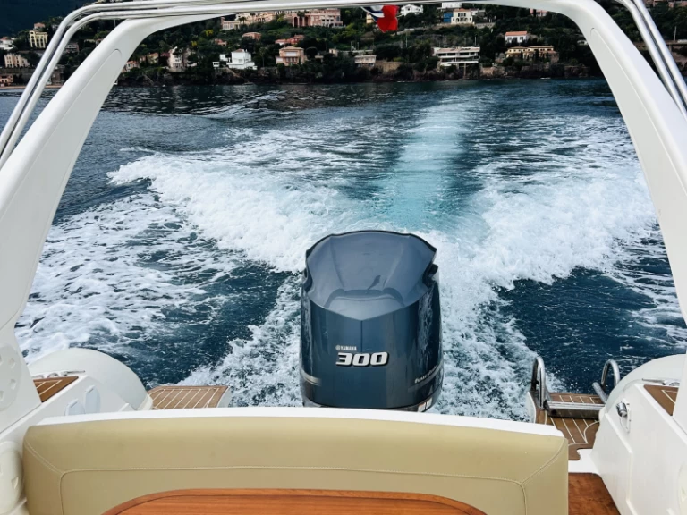 Charter a Capelli Tempest 850 WA in Golfe-Juan on Samboat