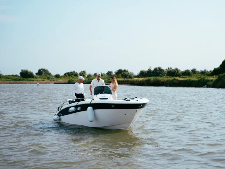 Motorboat to hire Venice at the best price