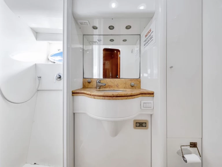 Charter a Uniesse 80 Regal  in Miami Beach on Samboat