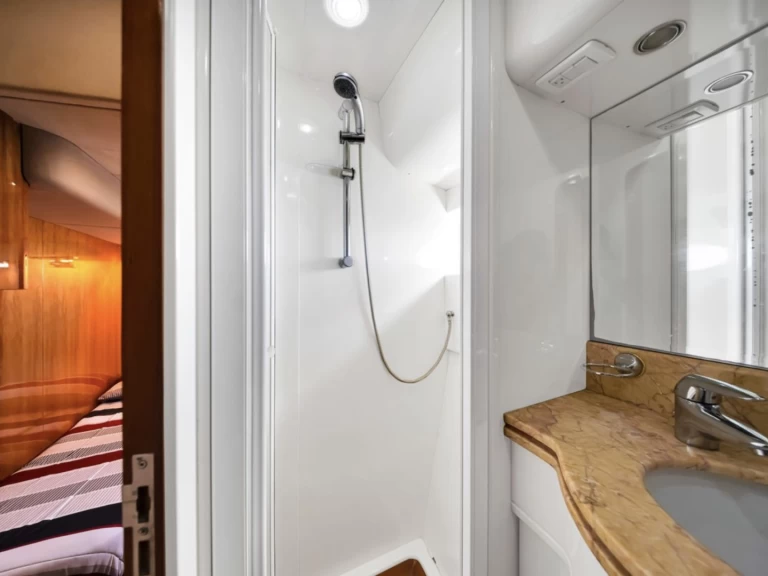 Hire Luxury Yacht with or without skipper Uniesse Miami Beach