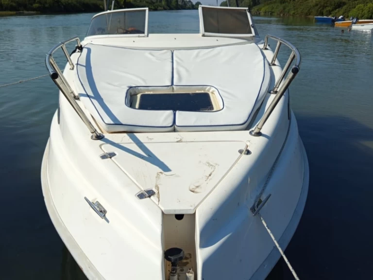 Charter a Aquabat Bahia 20 in Venice on Samboat