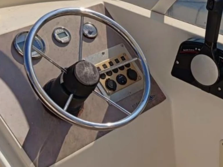 Motorboat to hire Venice at the best price