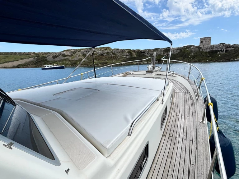 Charter a Menorquin-Yachts Menorquin Yachts 120 in Club Nàutic Ca'n Picafort on Samboat