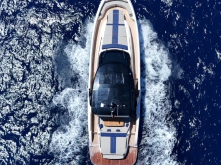 Motorboat hire in Sorrento - Cayman 540 walk around