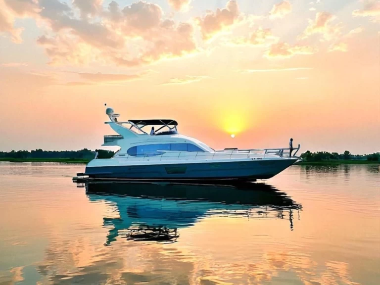 Al Shaali  AS Marine charter bareboat or skippered in  Dubaï harbour