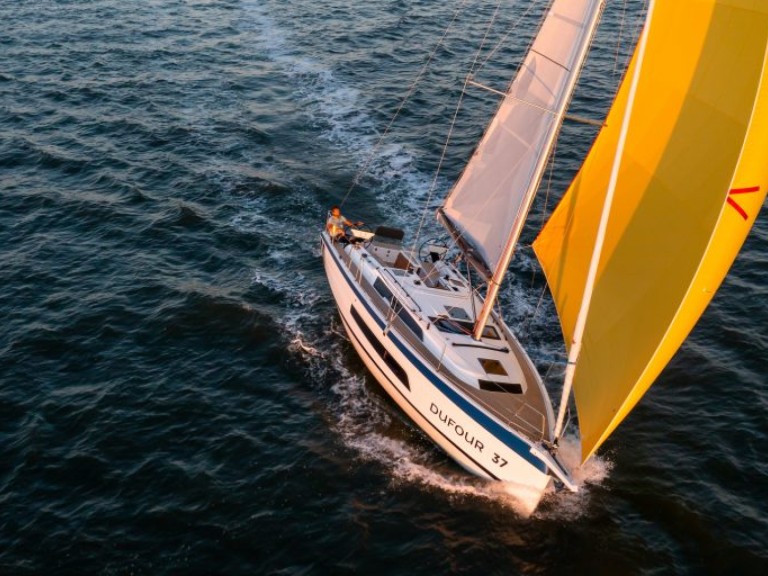 Hire Sailboat with or without skipper Dufour La Rochelle