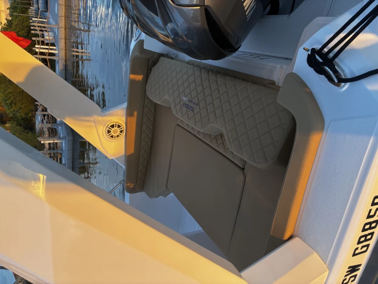 Hire a Salpa Salpa Soleil 26 Marigot