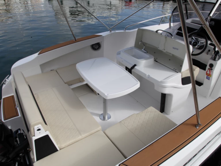 Charter a Karnic SL601 New! in Sant Antoni de Portmany on Samboat