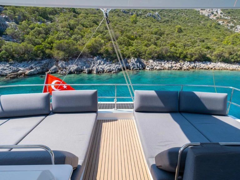 Catamaran hire in Göcek - Fountaine Pajot Alegria 67