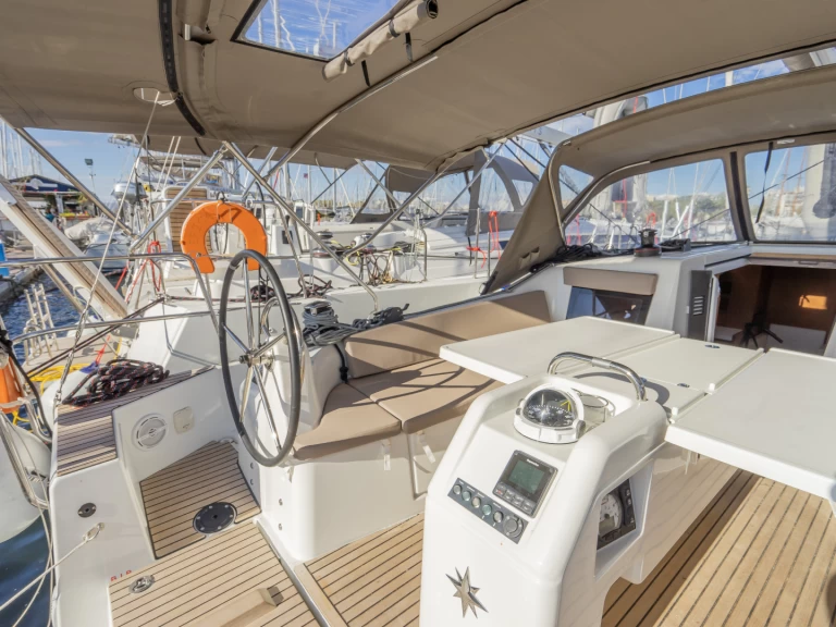 Hire a Jeanneau Sun Odyssey 410 Néa Péramos