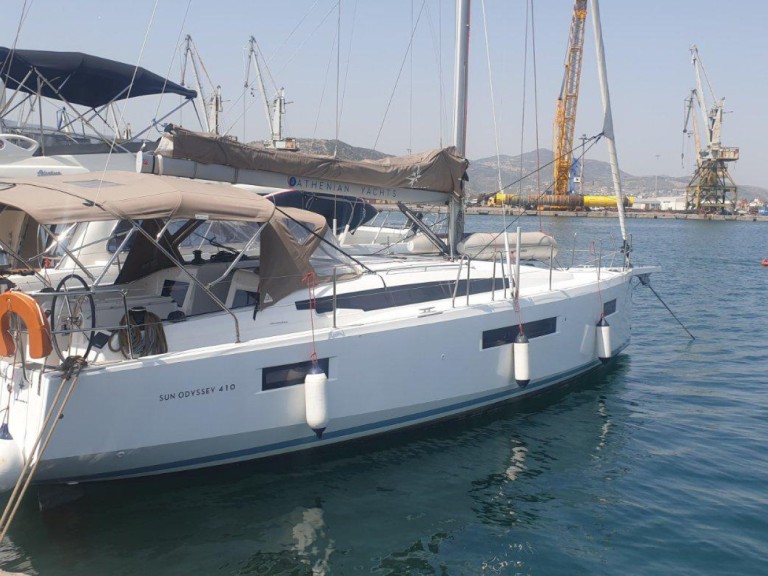 Hire Sailboat with or without skipper Jeanneau Neo Klima
