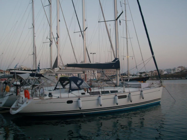Hire Sailboat Jeanneau with a boat licence