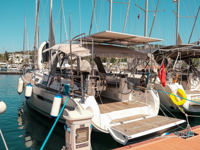 Sailboat hire in Bodrum - Bavaria Cruiser 40