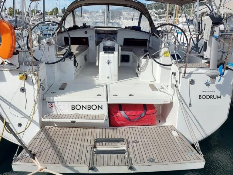 Hire Sailboat with or without skipper Jeanneau Bodrum