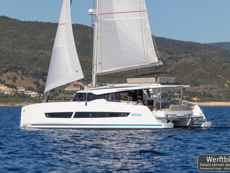 Hire a Fountaine Pajot Fountaine Pajot FP 44 Maestro - 3 cab. Palma de Mallorca