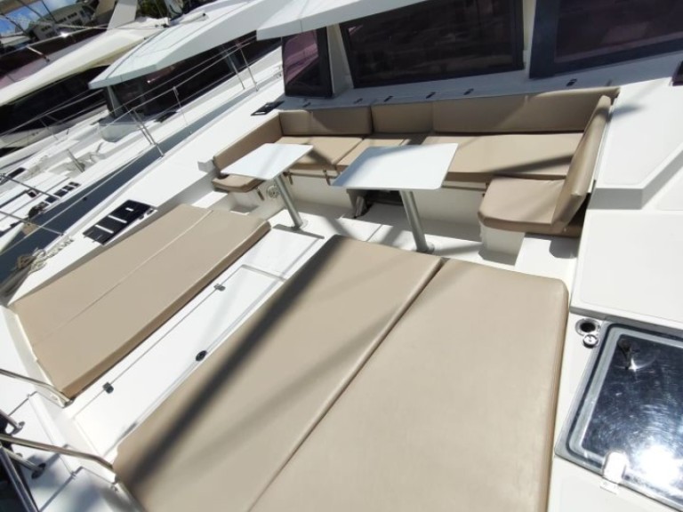 Yacht charter Le Marin - Bali Bali 4.3 on SamBoat